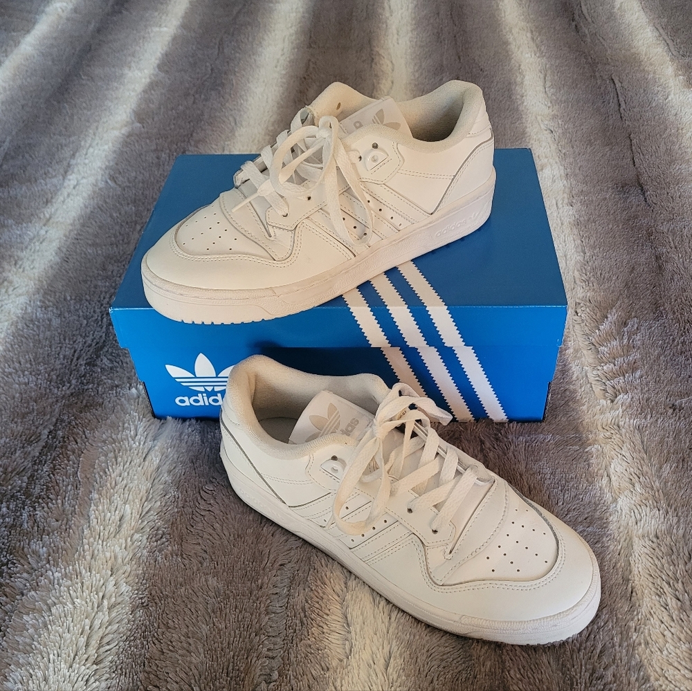 adidas Originals Rivalry Low Size 8.5